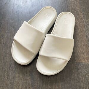 Lululemon Restfeel Slide